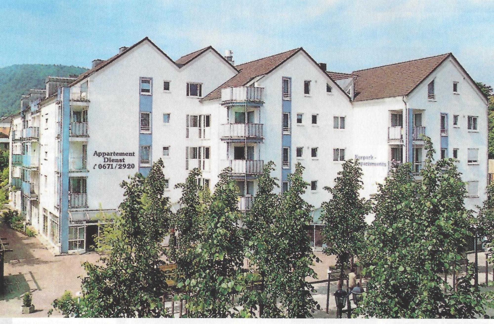 Komfortable 2-Zimmer-Ferienwohnung Am Kurpark 巴特克罗伊茨纳赫 外观 照片